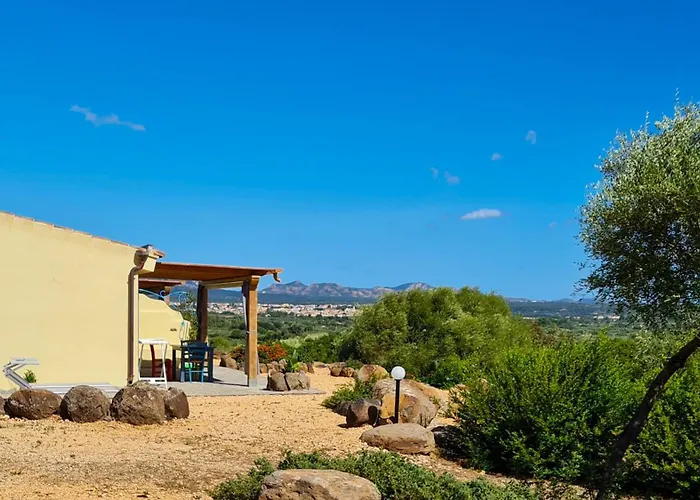 Country Sant' Elene- Mirto Tatil Evi *