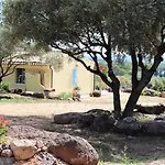 Country Sant' Elene- Mirto 度假居 奥罗塞伊