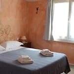 Country Sant' Elene- Mirto 度假居