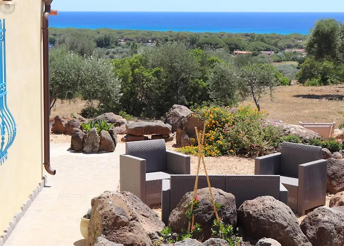 Country Sant' Elene- Mirto بيت للعطل *